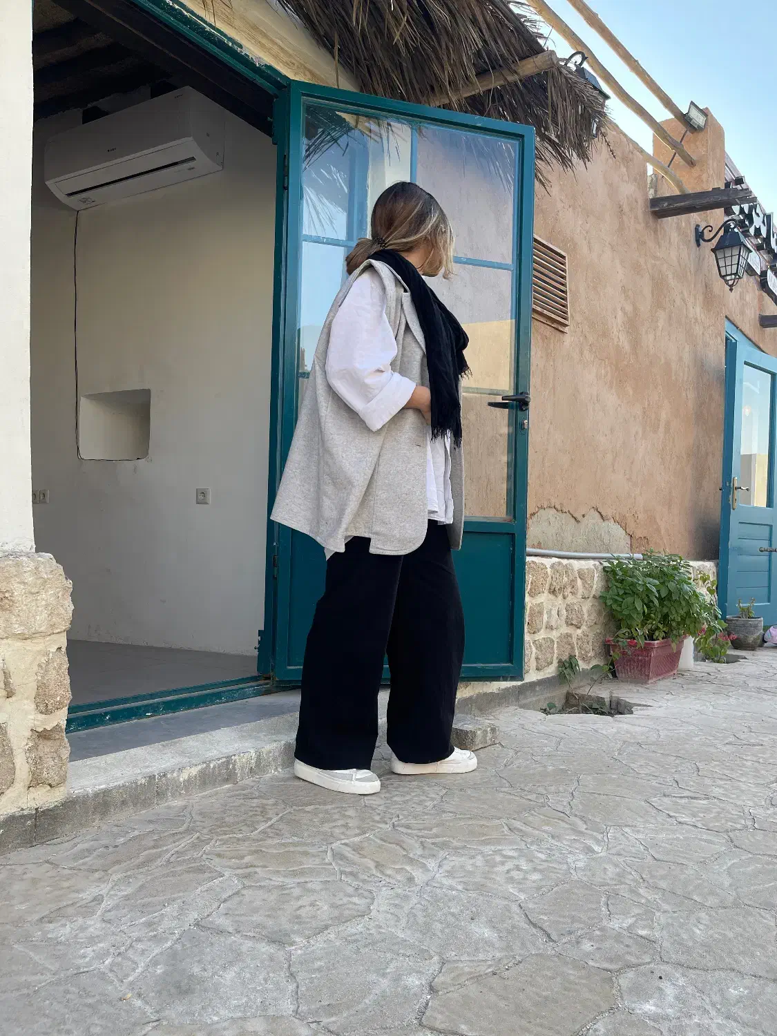 وست|لباس|تهران, کاشانک|دیوار