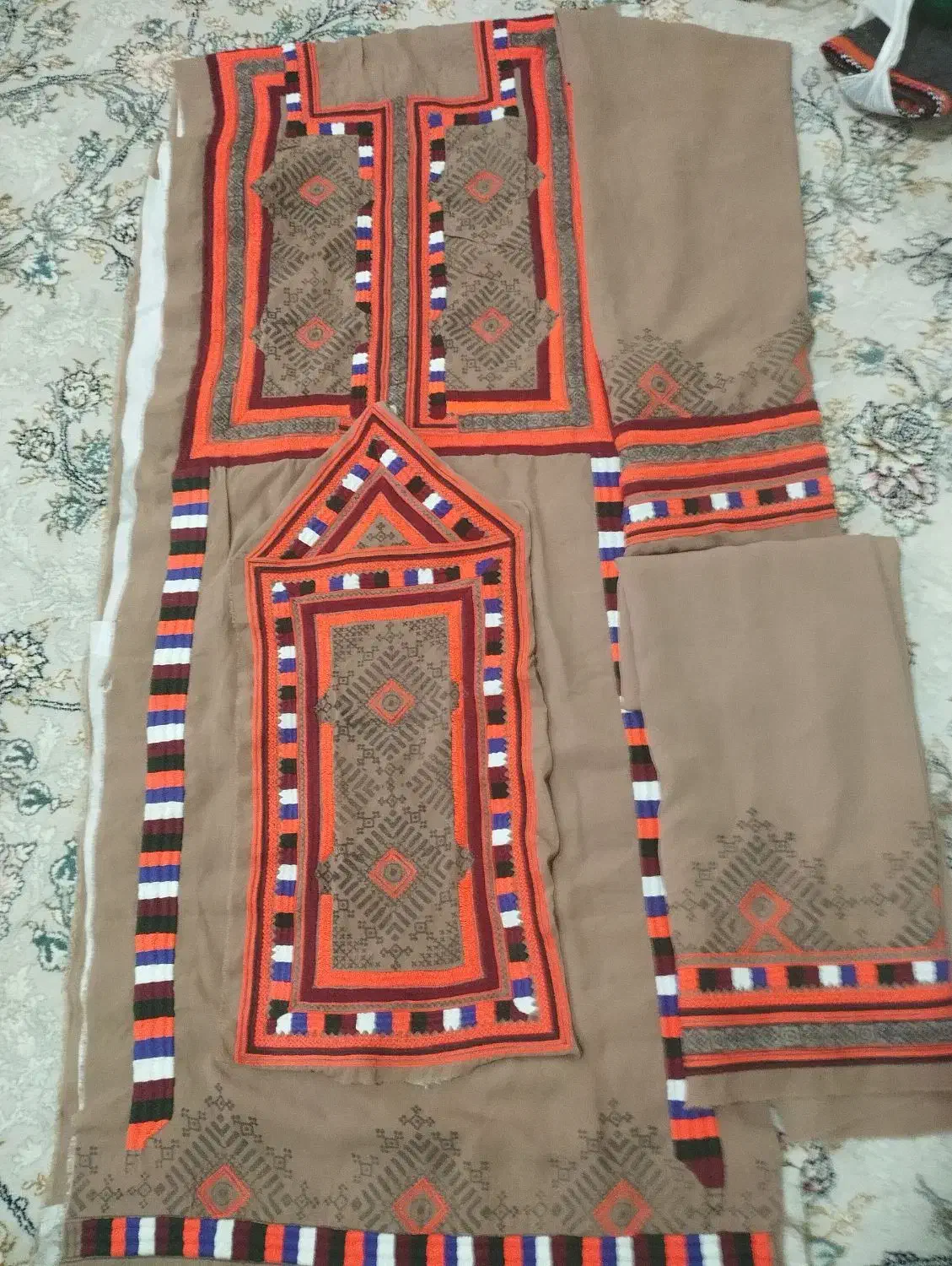 لباس نیم دوچ|لباس|چابهار, |دیوار