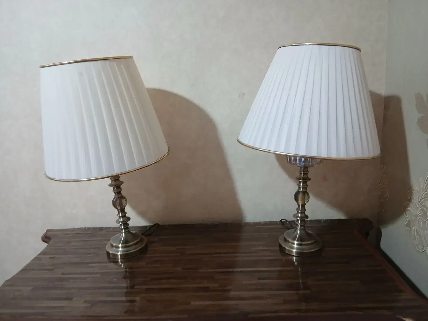 آباژور فلزی شامپاینی سالم تکی هم فروخته میشود|چراغ خواب و آباژور|اردبیل, |دیوار