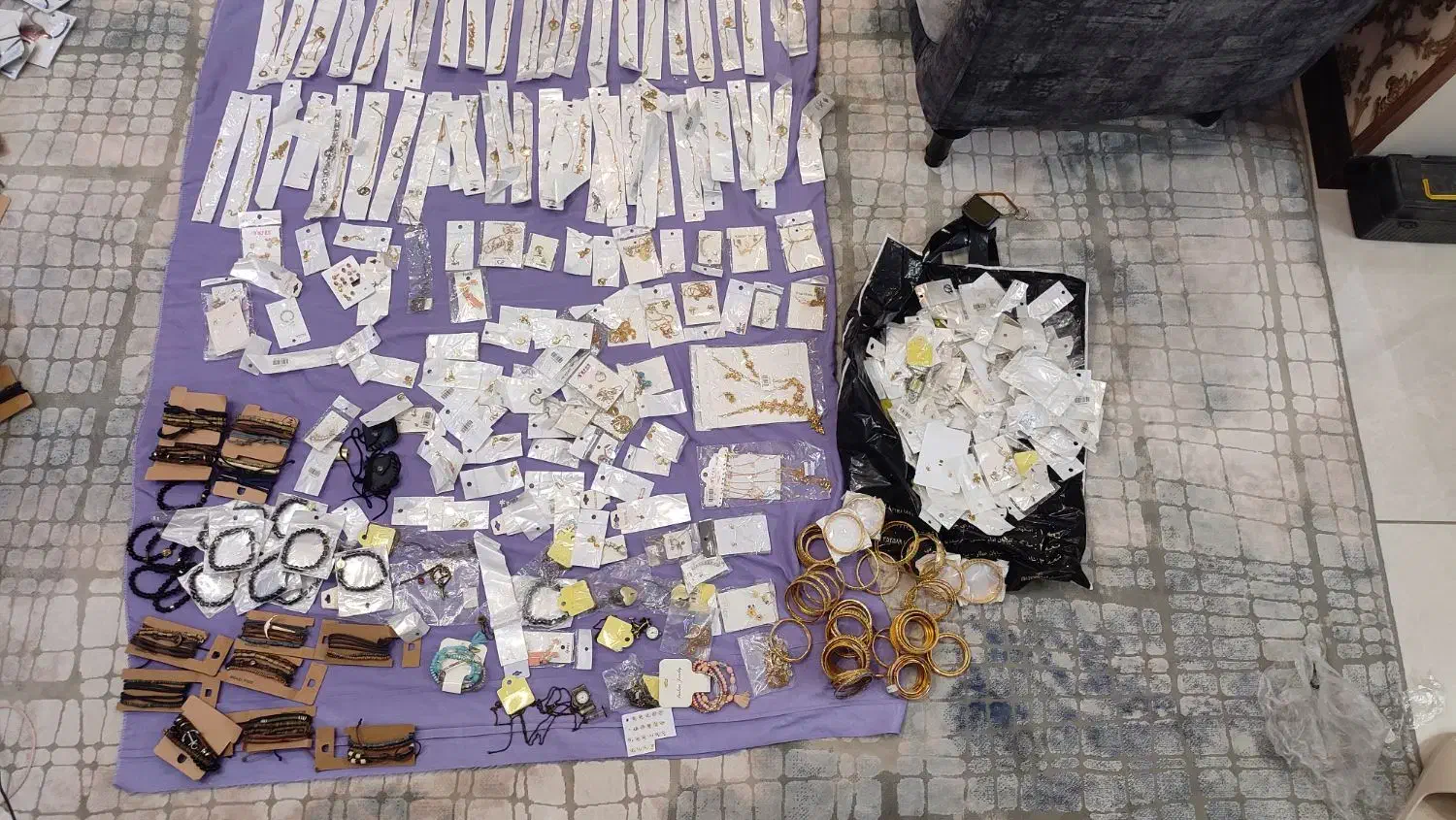 همه بدلیجات فقط ۱۰ میلیون|بدلیجات|اصفهان, شهرک کاوه|دیوار