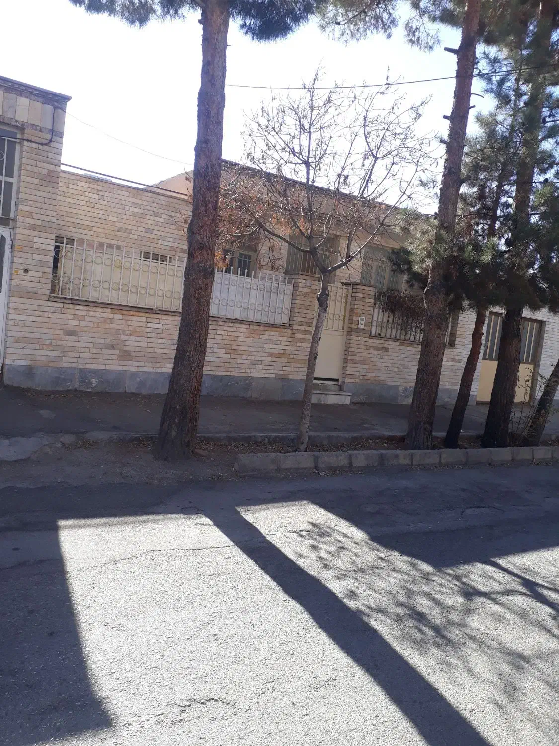 حیاط ویلا یی  شهرک انقلاب خ شهریار ۳۰۰متر ۳خواب|اجارهٔ خانه و ویلا|شاهرود, |دیوار