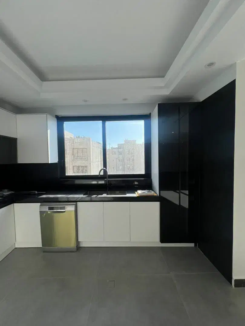 195متر نوساز/مشاعات هتلینگ/ویوی ابدی/سازه ای برند