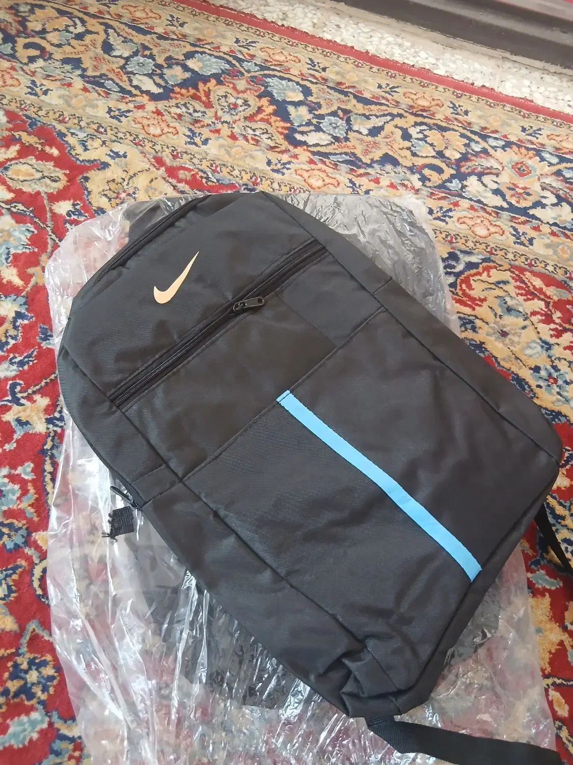 سلام چندکوله مدرسه وسه عددمانتوبه فروش می رسد|کیف، کفش، کمربند|کرمان, |دیوار