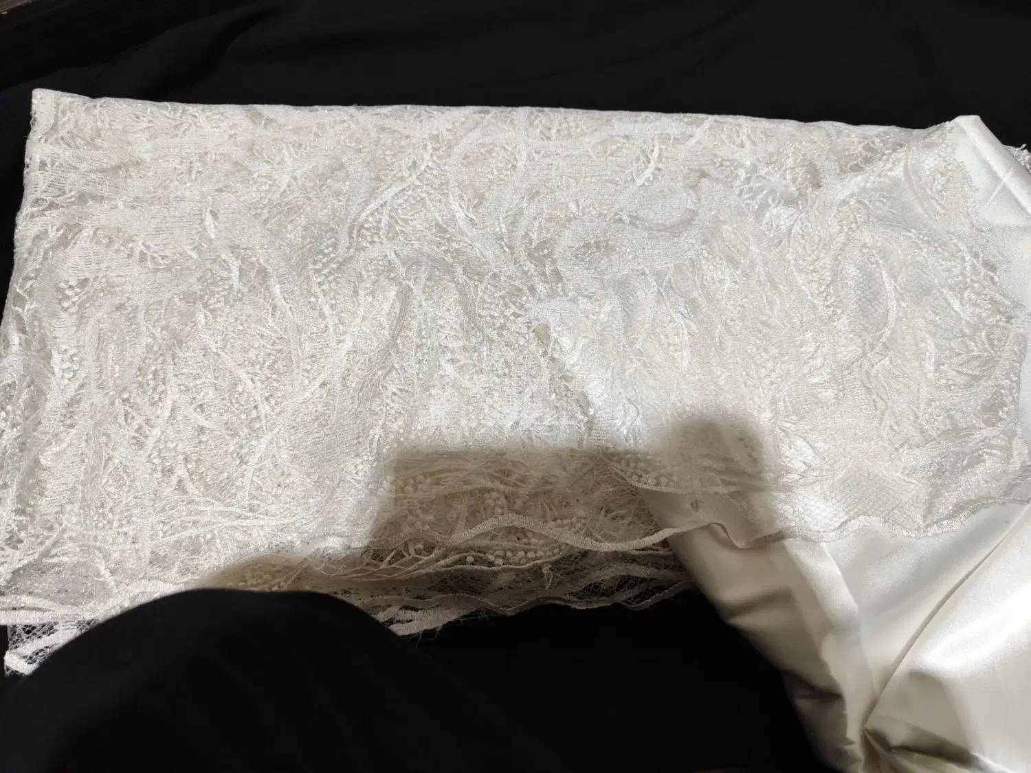 پارچه یک هفته هست که بریده شده|لباس|اسدآباد, |دیوار