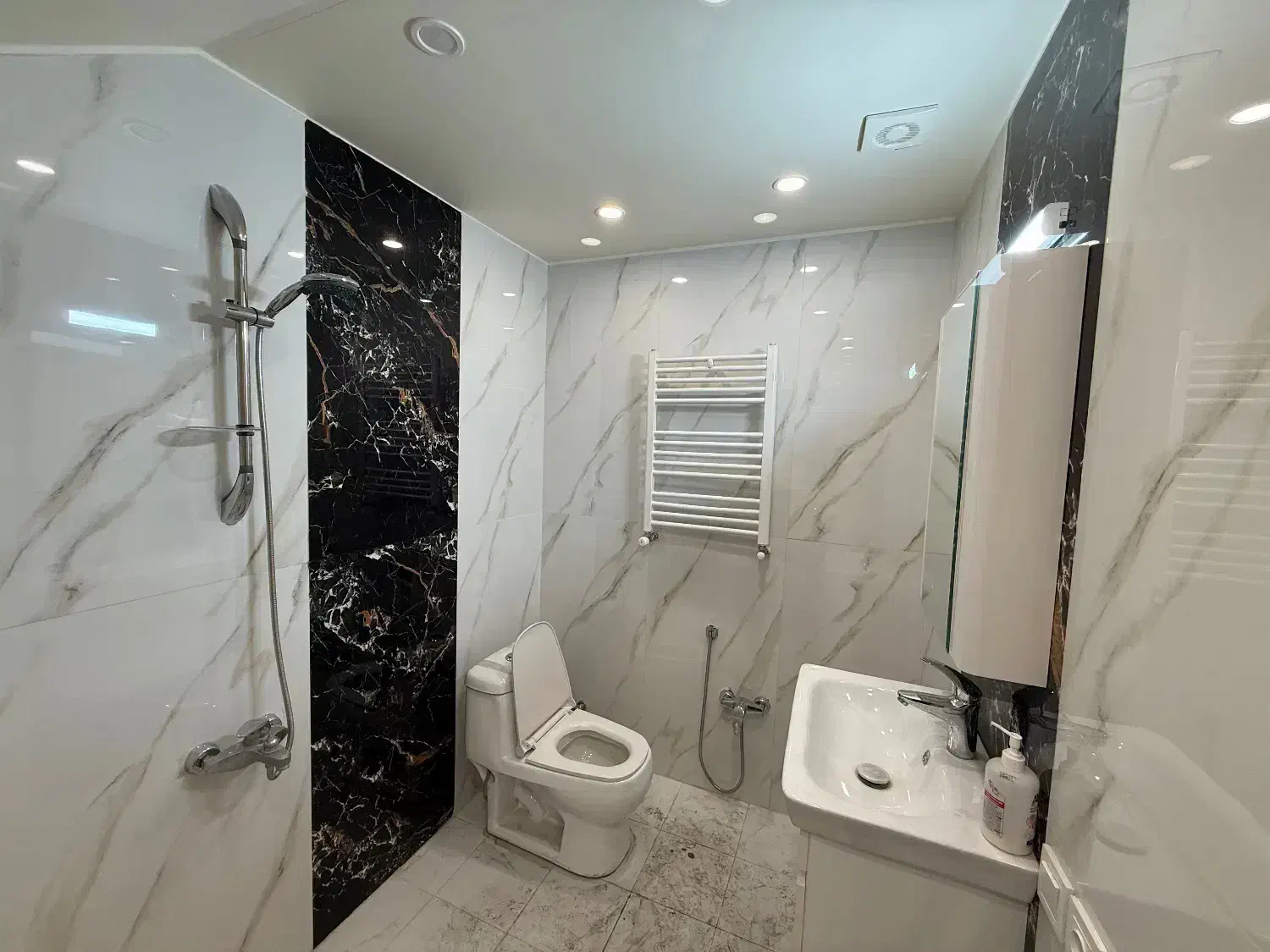 جردن ۱۷۰متر / خوش نقشه یک واحدی /نوسازی صفرتاصد