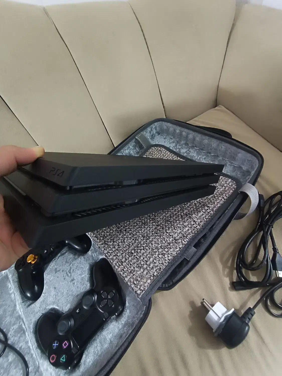 ps 4 pro 7216B|کنسول، بازی ویدئویی و آنلاین|چهاردانگه (تهران), |دیوار