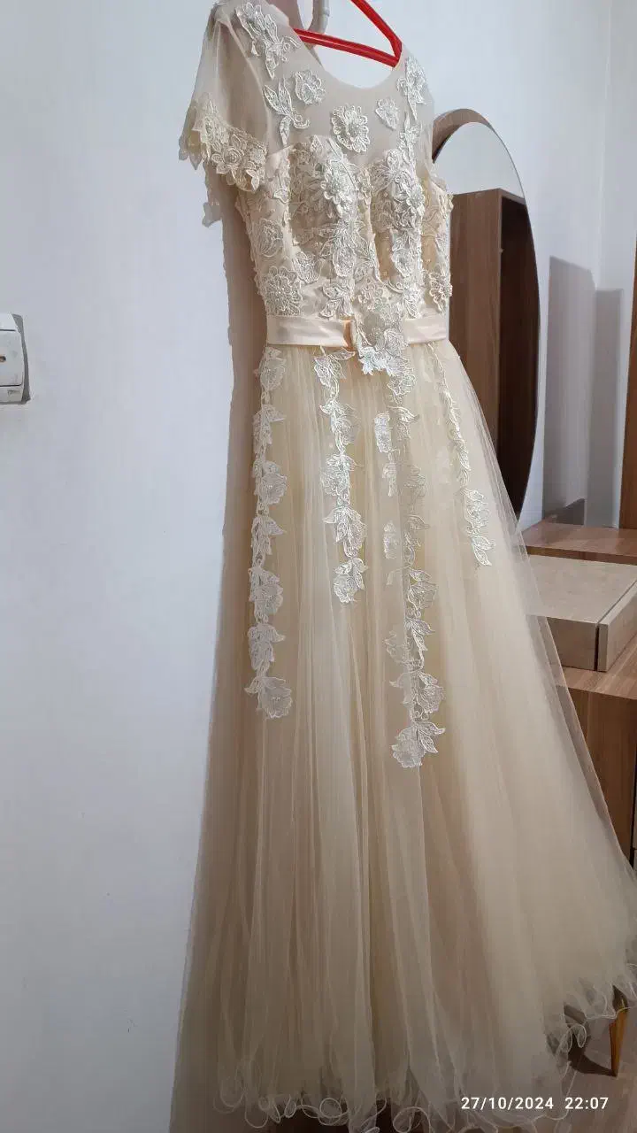 لباس مجلسی در حد نو(یکبار استفاده شد)ه|لباس|رشت, فلسطین|دیوار