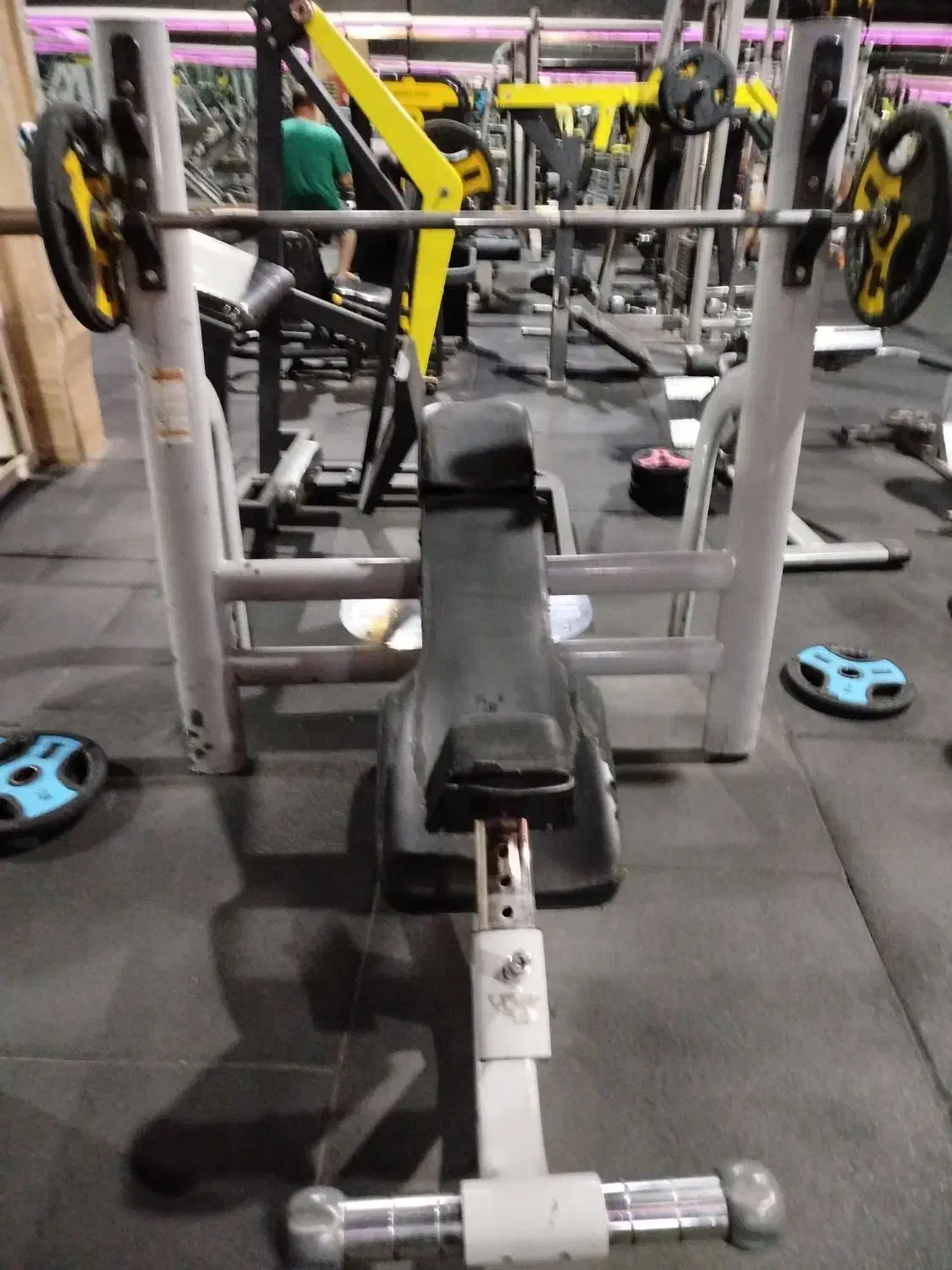 دستگاه بدنسازی پرس سینه بالا سینه زیر سینه|تجهیزات ورزشی|قرچک, دانشگاه پیام نور قرچک|دیوار