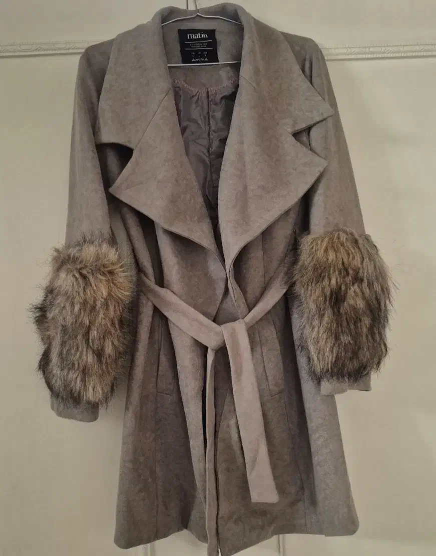 پالتو|لباس|اصفهان, میرعماد|دیوار