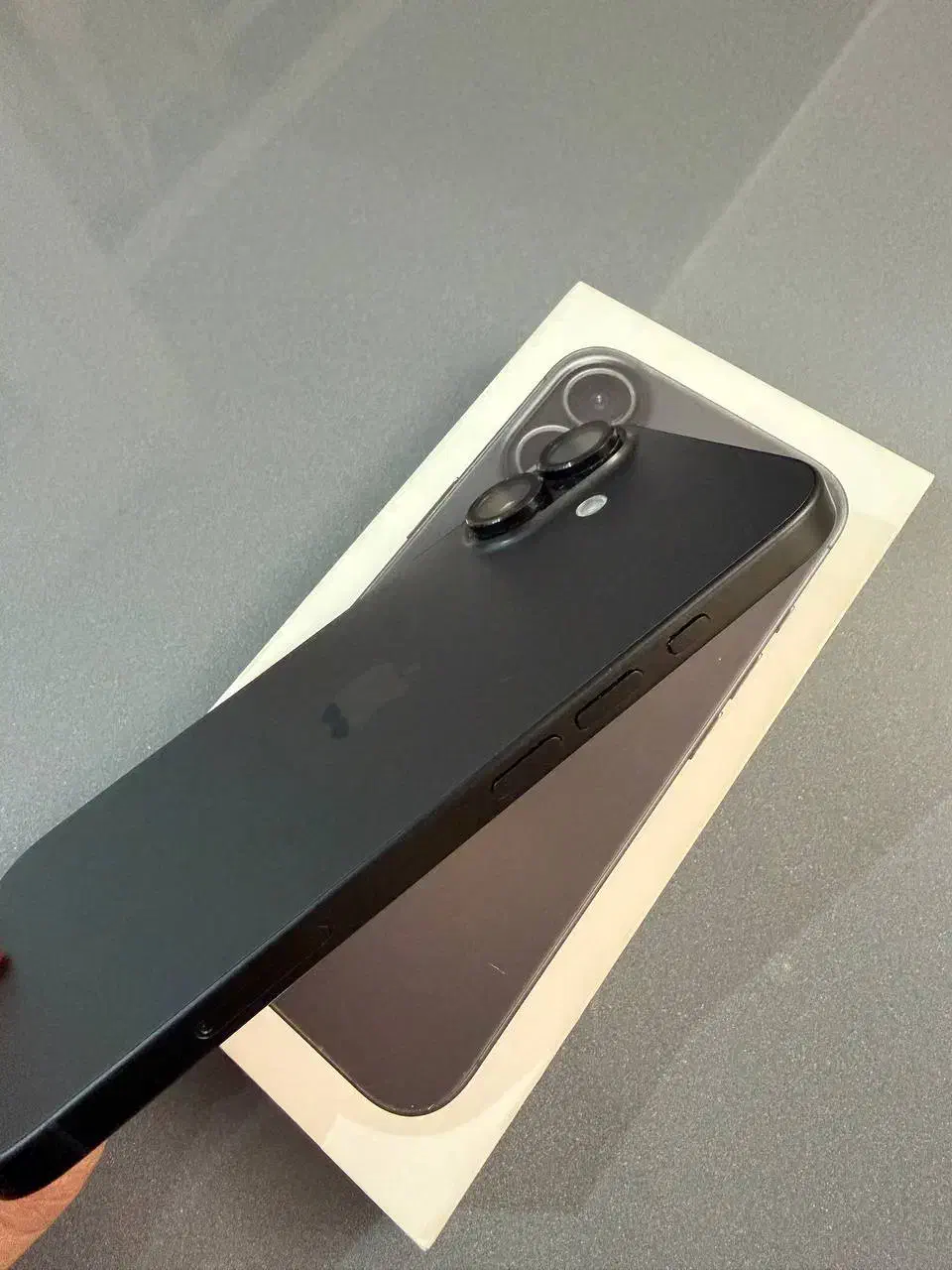 آیفون 16|موبایل|تهران, درختی|دیوار