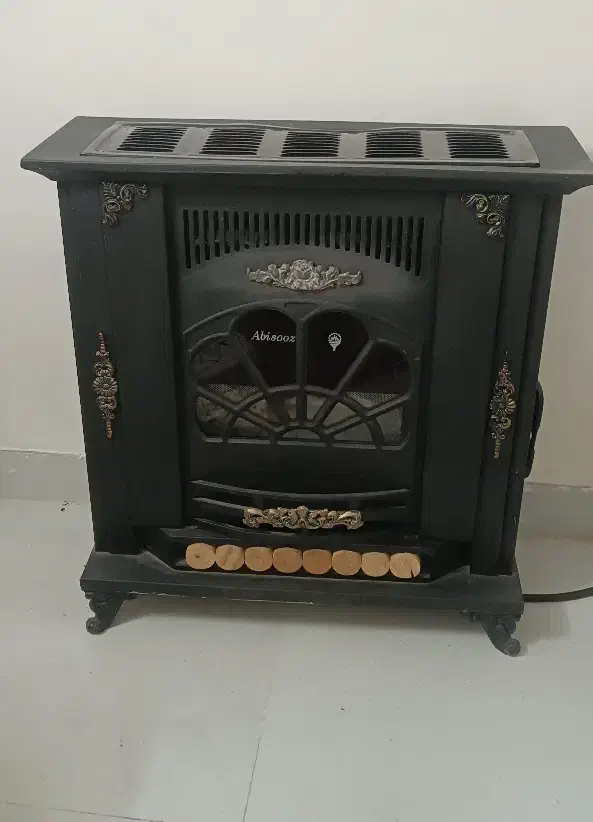 بخاری سالم و بدونه هیچگونه مشکل|بخاری، هیتر، شومینه|مشهد, انقلاب|دیوار