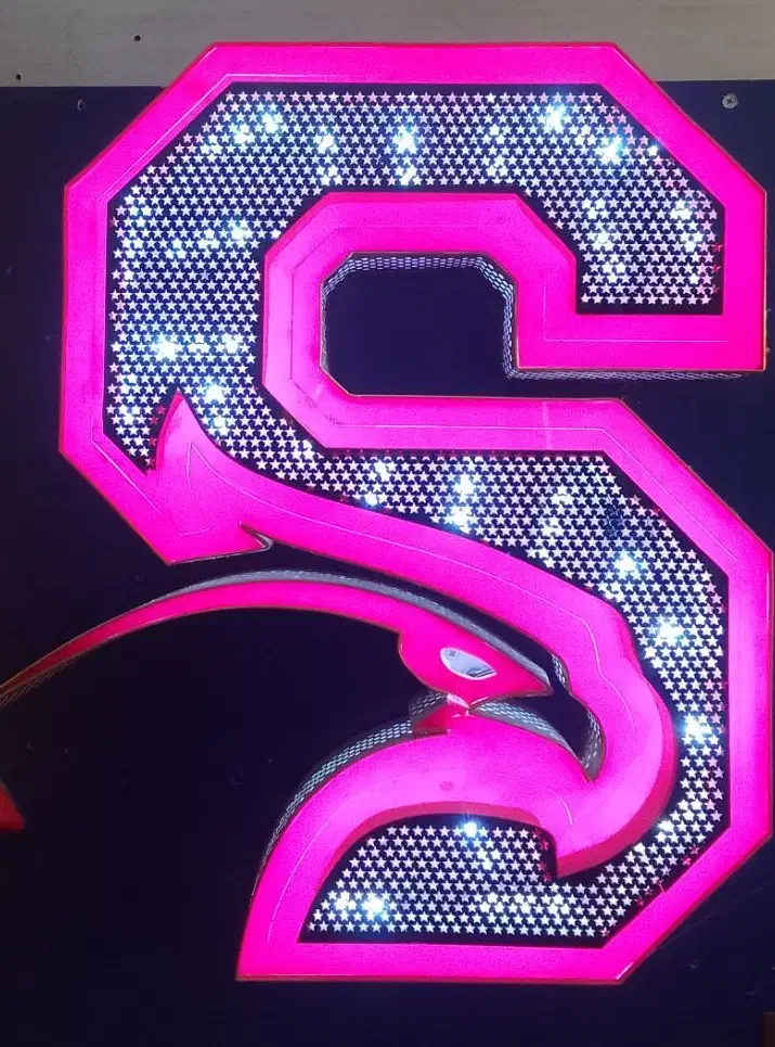 طراحی . چاپ . برش لیزری . نئون سیلیکونی . چلنیوم|خدمات رایانه‌ای و موبایل|خوی, |دیوار