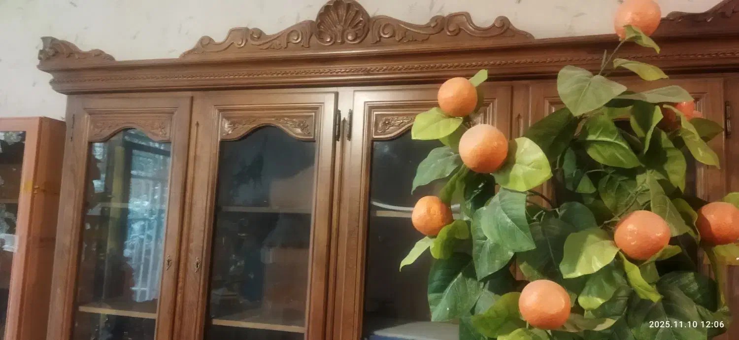 چوب گردو کمد مفت|بوفه، ویترین، کنسول|محمدشهر, شهرک چمران|دیوار