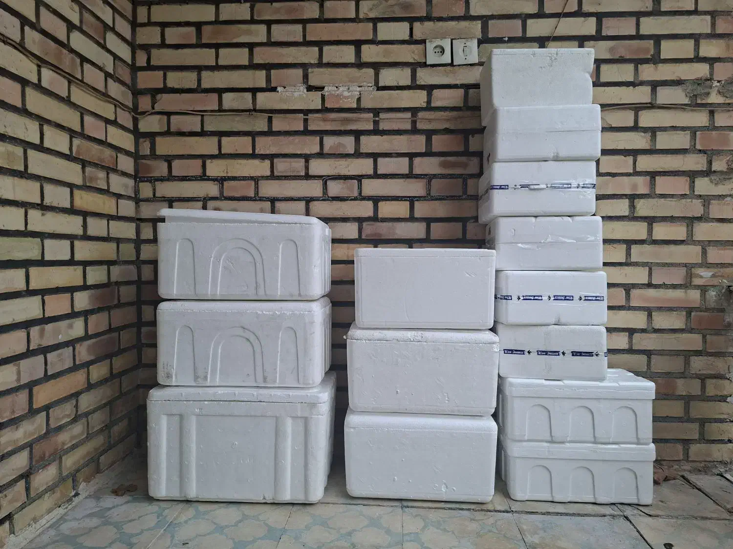 فروش ۱۴ یخدان|ظروف نگهدارنده، پلاستیکی، یکبارمصرف|خوی, |دیوار