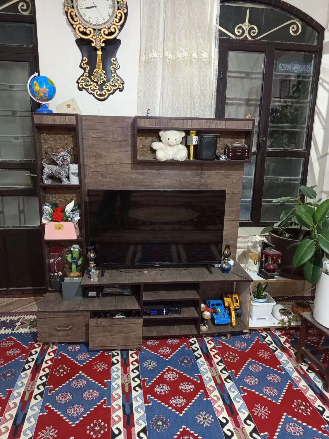 زیرتلوزیون|میز تلویزیون|سیدان, |دیوار