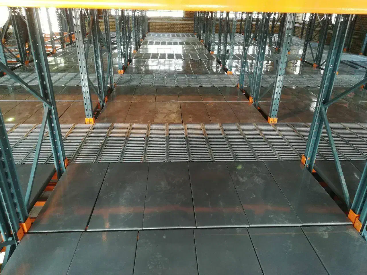 قفسه بالکنی|فروشگاه و مغازه|رشت, منظریه|دیوار