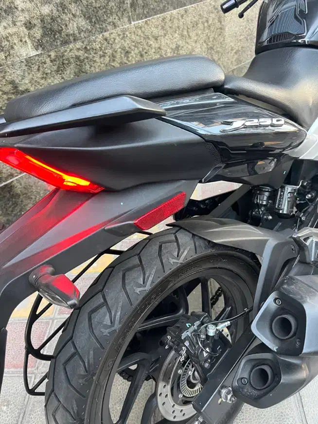 دومینار باجاج ۲۵۰|موتورسیکلت|تهران, جنت‌آباد جنوبی|دیوار