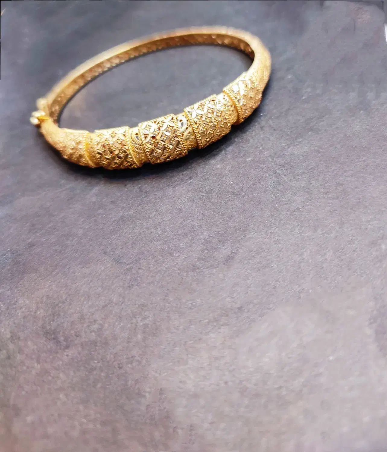 گوشواره|جواهرات|شیراز, شاهچراغ|دیوار