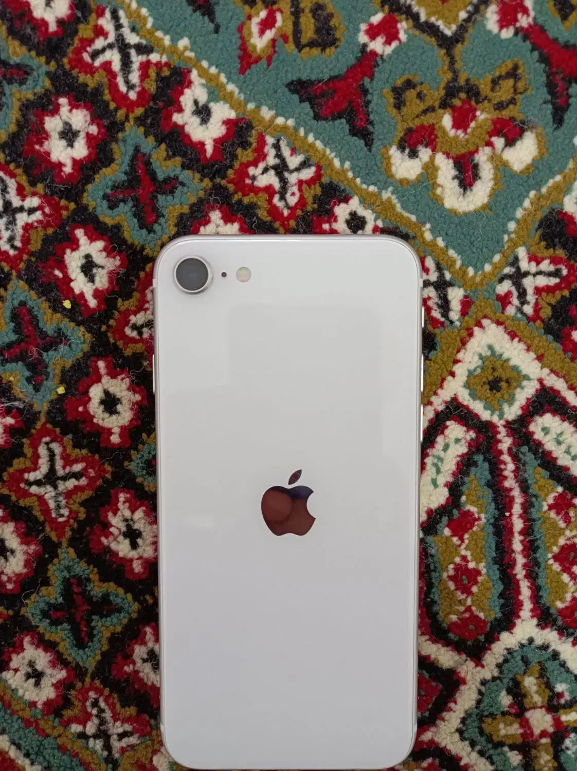 اپل iPhone SE (2020) با حافظهٔ ۱۲۸ گیگابایت|موبایل|کرمان, |دیوار