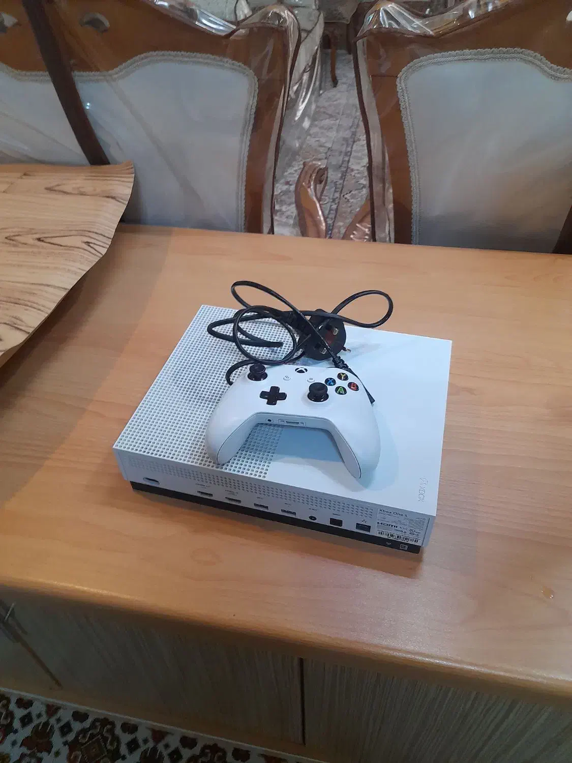 xboxوان اس ۱ترابایت تمیز ودرحد نو خیلی کم کار|کنسول، بازی ویدئویی و آنلاین|اصفهان, بهار آزادی|دیوار