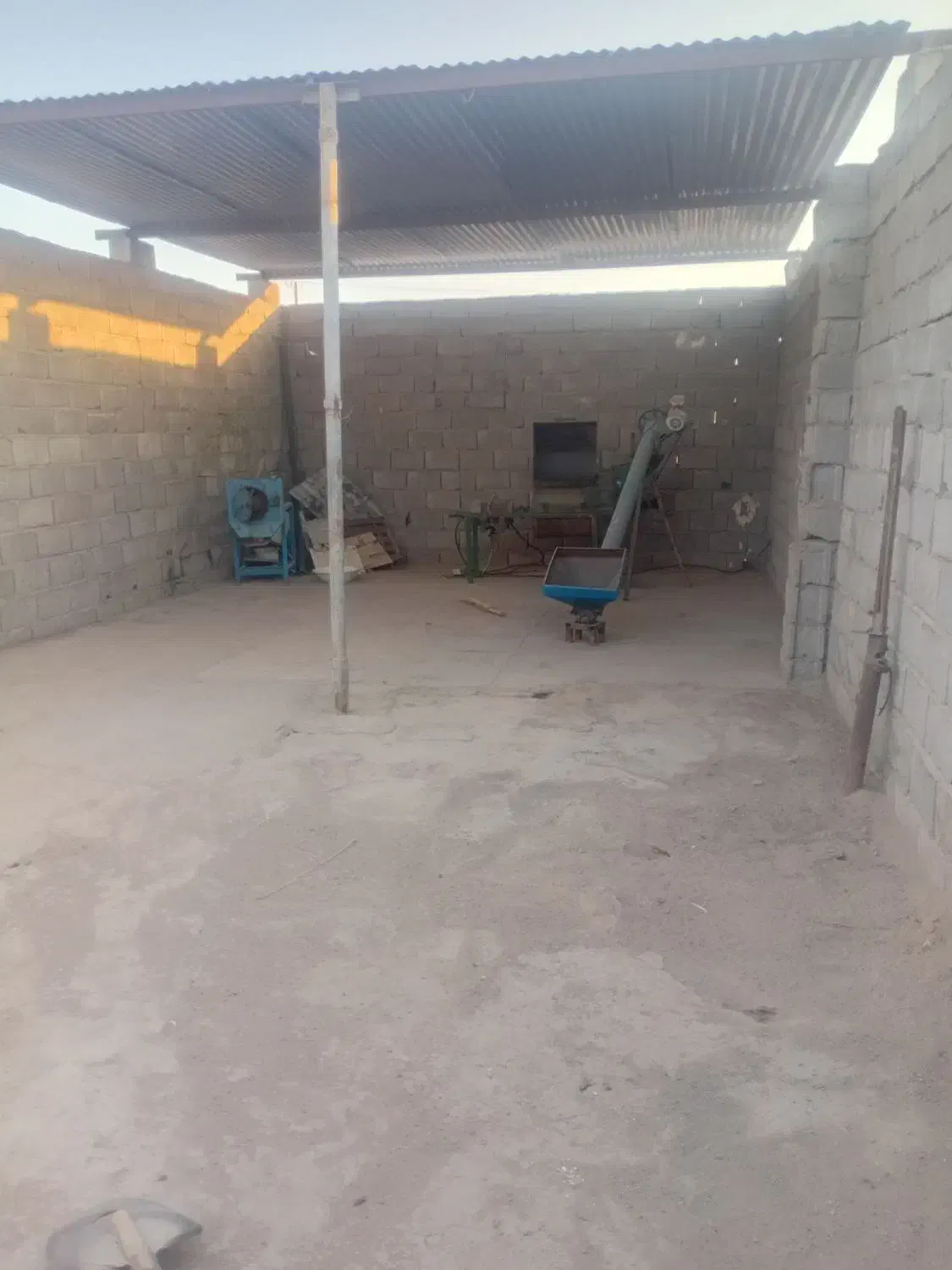 کارگاه خدماتی آسیاب صنعتی|ماشین‌آلات صنعتی|نرماشیر, |دیوار