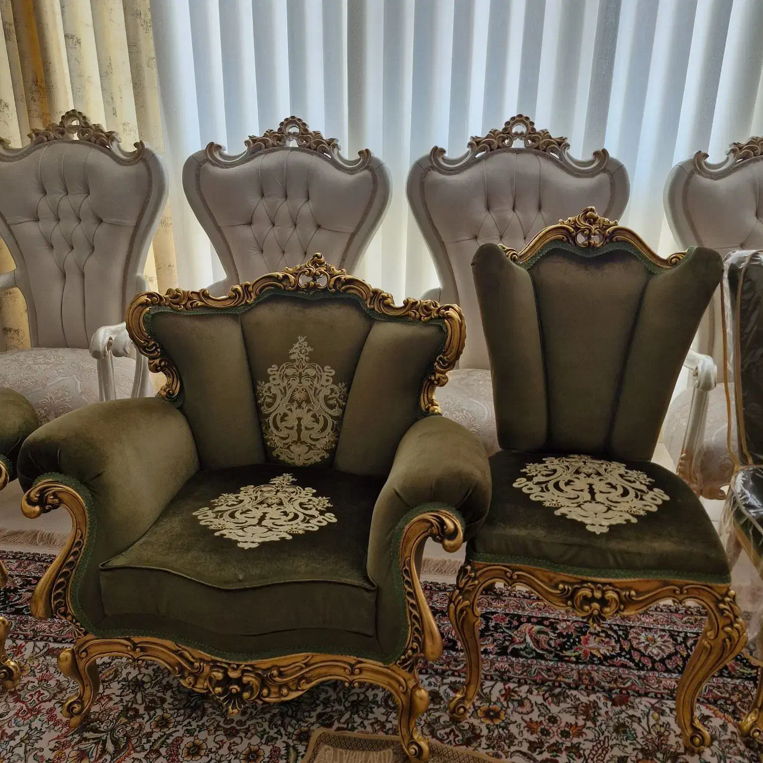 مبلمان ۹نفره|مبلمان خانگی و میز عسلی|صدرا-فارس, فاز ۱|دیوار