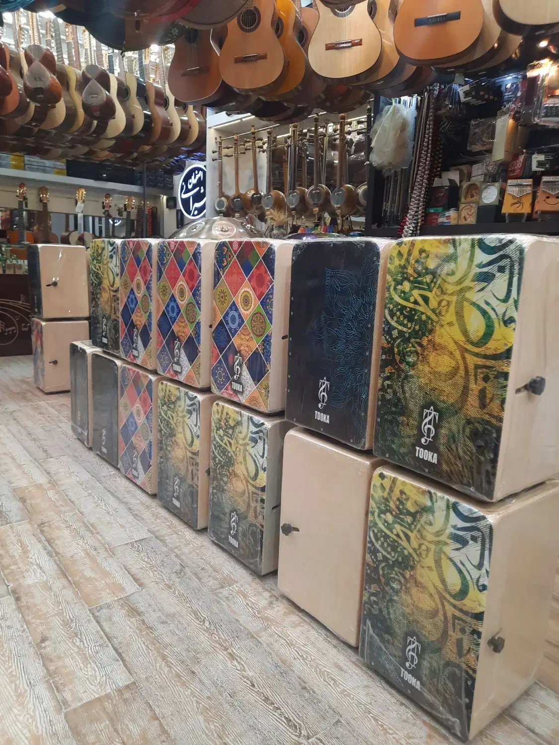 کاخن توکا|درام و پرکاشن|اصفهان, باب الدشت|دیوار