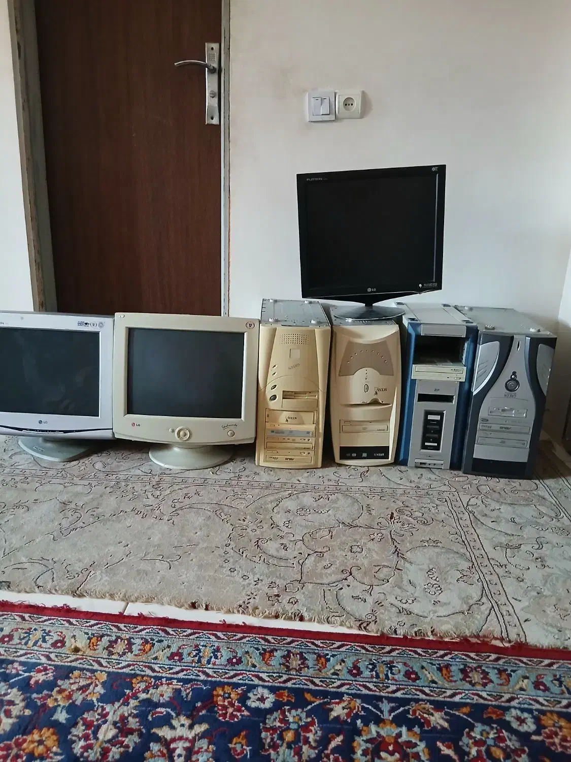 فروش خریدار کیس ومانیتور ازکل تهران|رایانه رومیزی|تهران, نارمک|دیوار