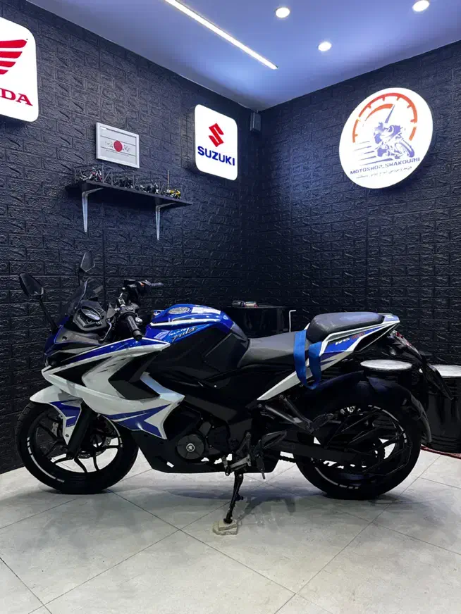 ار اس ۲۰۰ مدل ۱۴۰۰ rs200 ns200 بنلی ۳۰۰ ایروکس|موتورسیکلت|رشت, یخسازی|دیوار