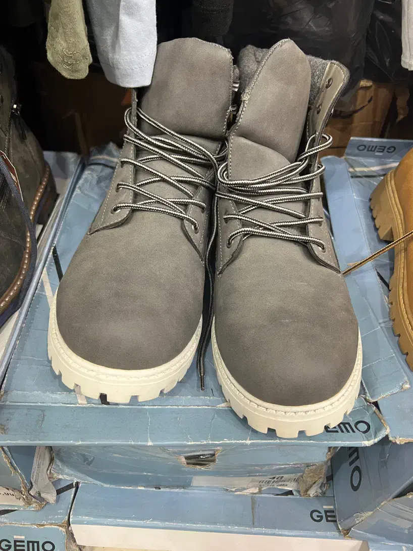 بوت سایز بزرگ|کیف، کفش، کمربند|رشت, آزادگان|دیوار