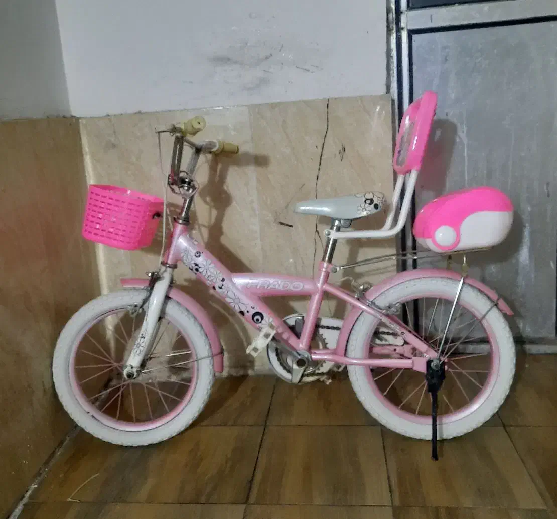 دوچرخه سایز ۱۶ دخترانه مارک پرادو در حد نو|دوچرخه، اسکیت، اسکوتر|قم, علی آباد سعدگان|دیوار