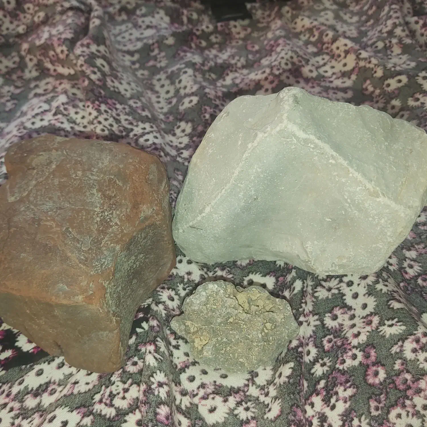 سنگ قیمتی|کلکسیون اشیاء عتیقه|بجنورد, |دیوار