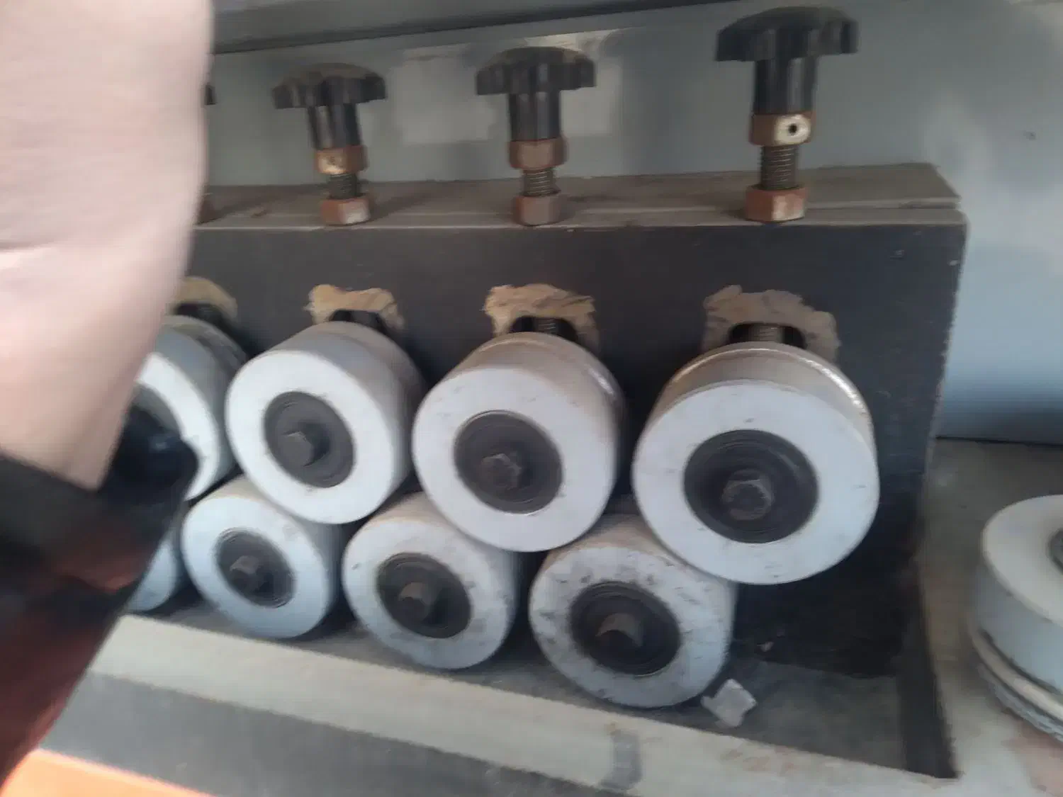 مجموعه کامل کلاف باز کن،قیچی، خاموت زن بدون کارکرد|ماشین‌آلات صنعتی|بروجن, |دیوار