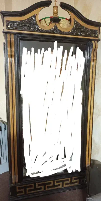 ویترین چوبی و 2عددصندلی|بوفه، ویترین، کنسول|فولادشهر, B7|دیوار