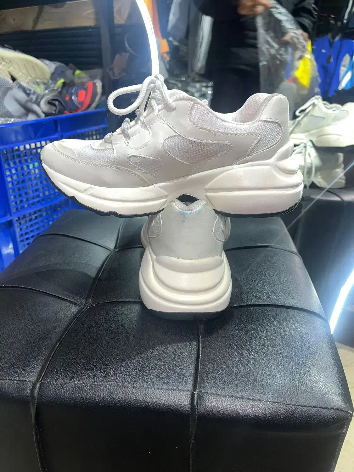 کتانی بچگونه نزدیک به ۱۰۰ دست|کیف، کفش، کمربند|تهران, امیریه|دیوار