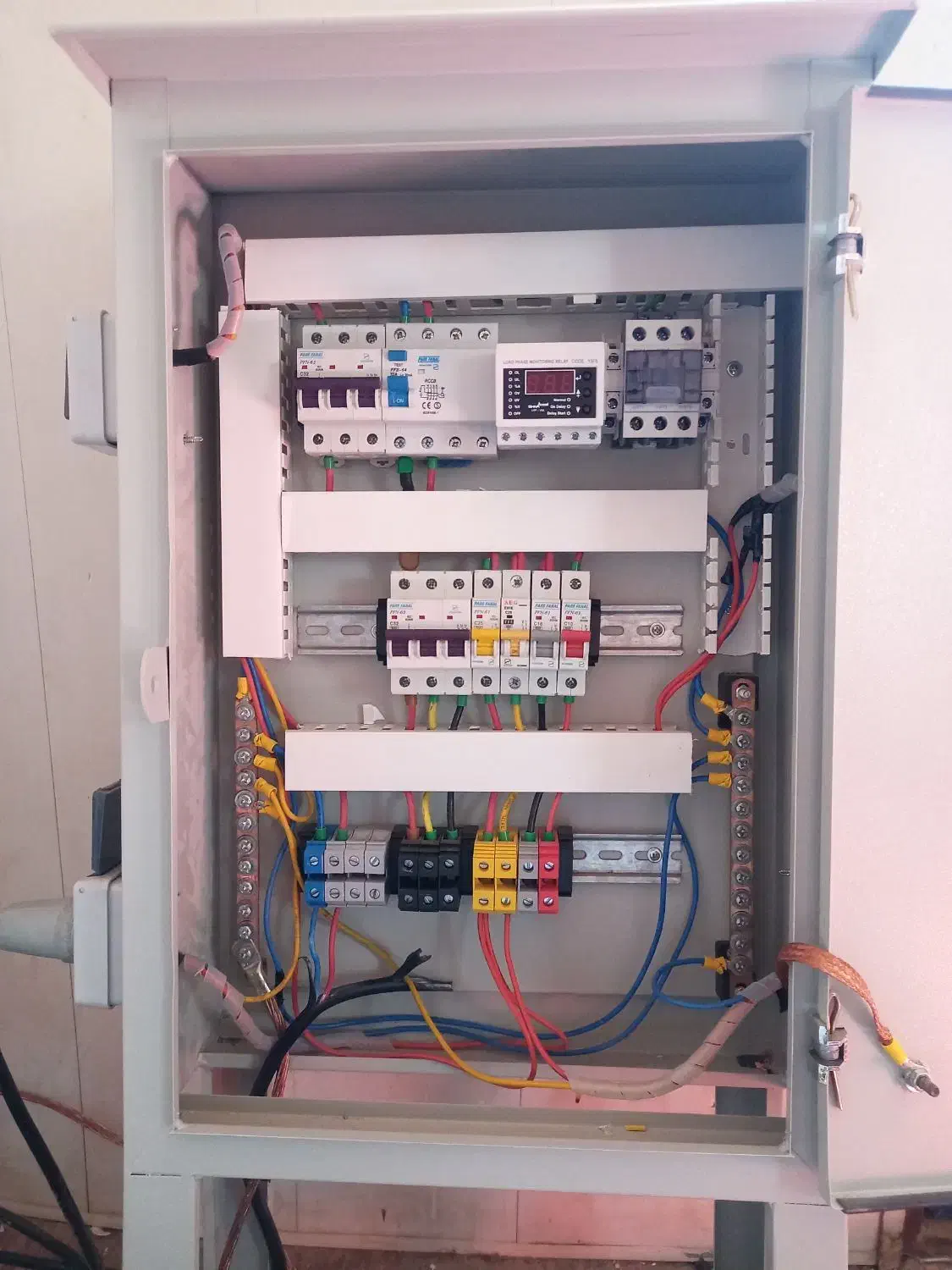 برقکار فوری برق کار ساختمان|خدمات پیشه و مهارت|شیراز, سینما سعدی|دیوار