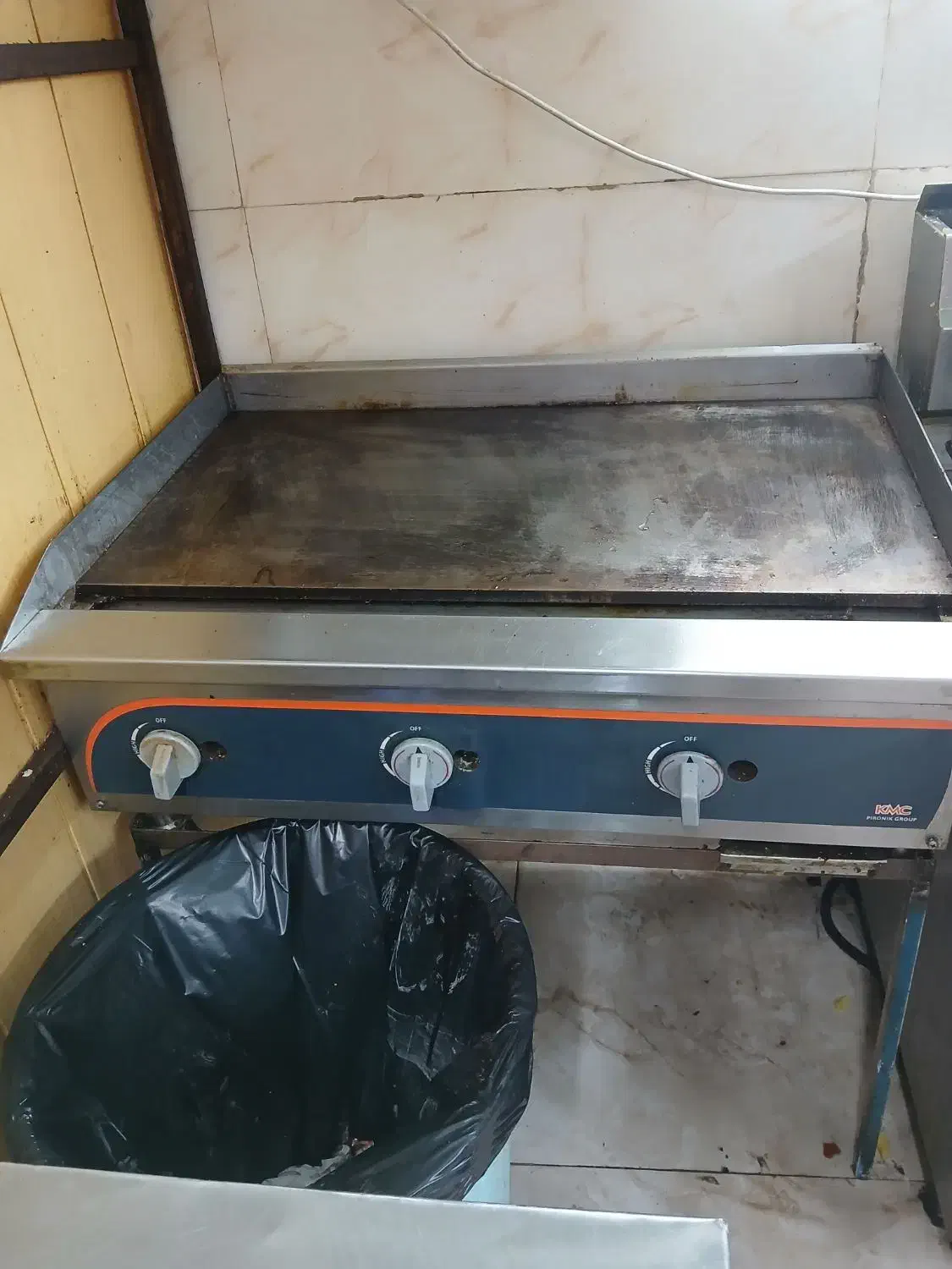 گریل ۹۰ سانت روغنی|کافی‌شاپ و رستوران|تهران, عبدل‌آباد|دیوار