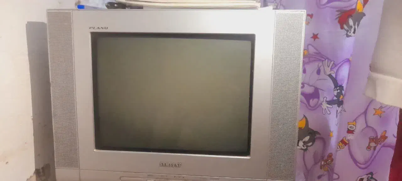 تلویزیون ۱۴ ایج رنگی|تلویزیون و پروژکتور|شیراز, گلکوب|دیوار