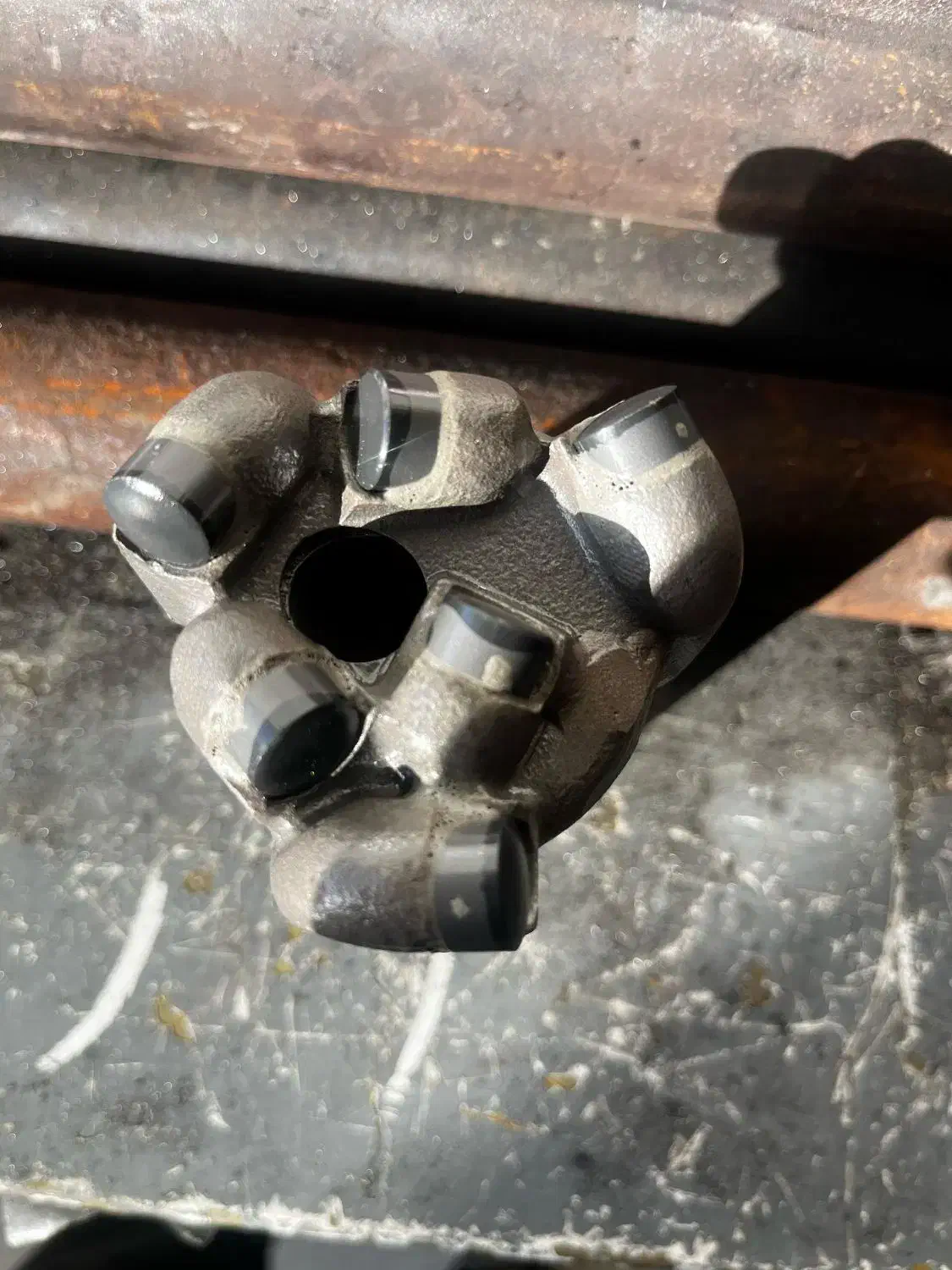 زدن مته داخل پشته وکوره تاگ140متر افقی دهنه سه انج|خدمات پیشه و مهارت|همدان, |دیوار