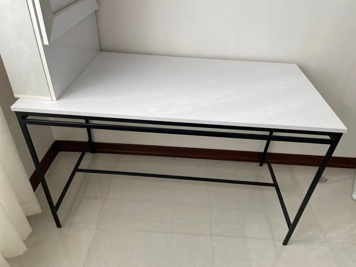 میز|میز تحریر و کامپیوتر|محمدشهر, محمدشهر|دیوار