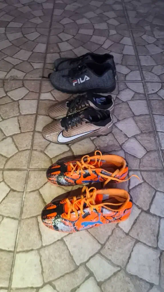 کفش تمیز و نو|کفش و لباس بچه|دوگنبدان, |دیوار