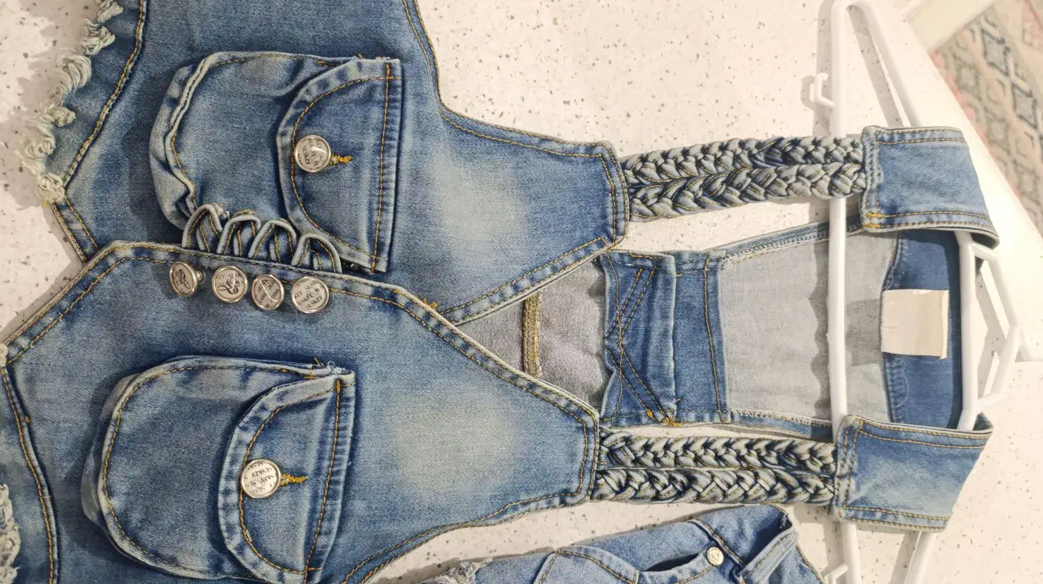 لباس لی تولد|لباس|بومهن, |دیوار