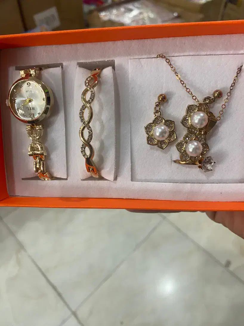 ساعت زنانه مردانه حراج|ساعت|ایرانشهر, |دیوار