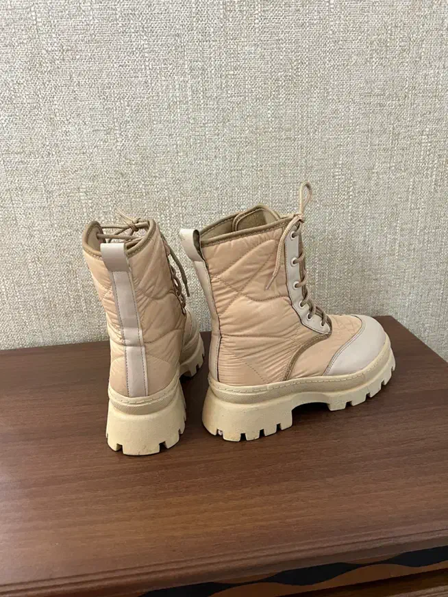 بوت، کتونی و صندل|کیف، کفش، کمربند|ساری, |دیوار