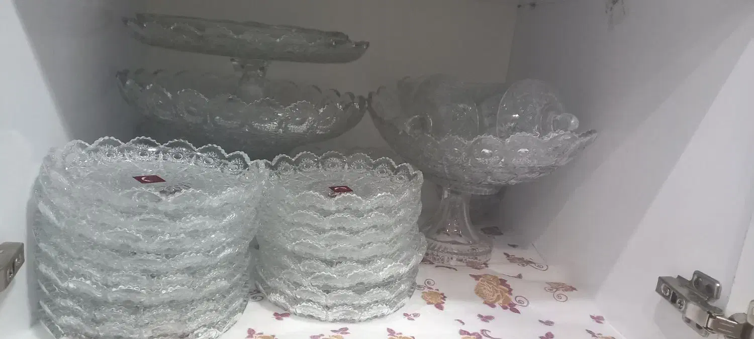 تعدادی وسایل پذیرایی|ظروف سرو و پذیرایی|گلپایگان, |دیوار