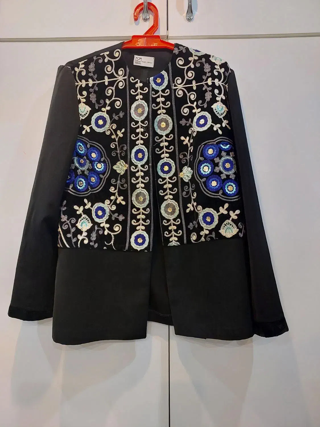 کت مجلسی|لباس|بیرجند, |دیوار