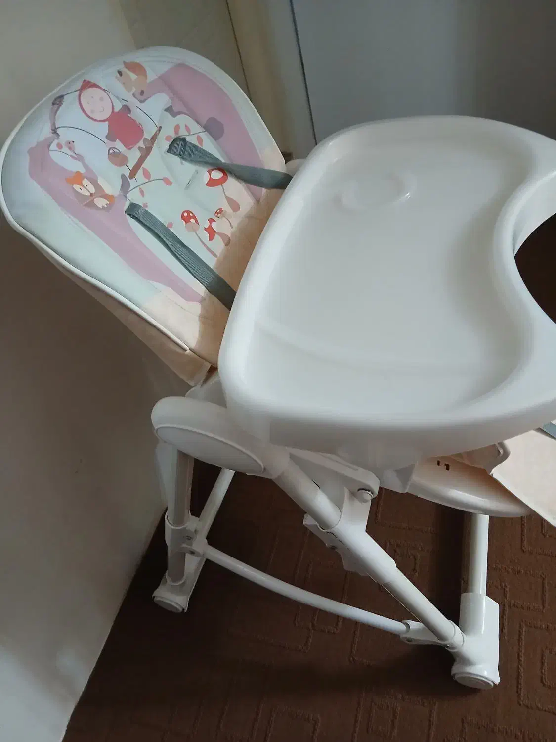 صندلی غذا کم کار کرد|تخت و صندلی بچه|هشتگرد, شهرک آرتیمان|دیوار