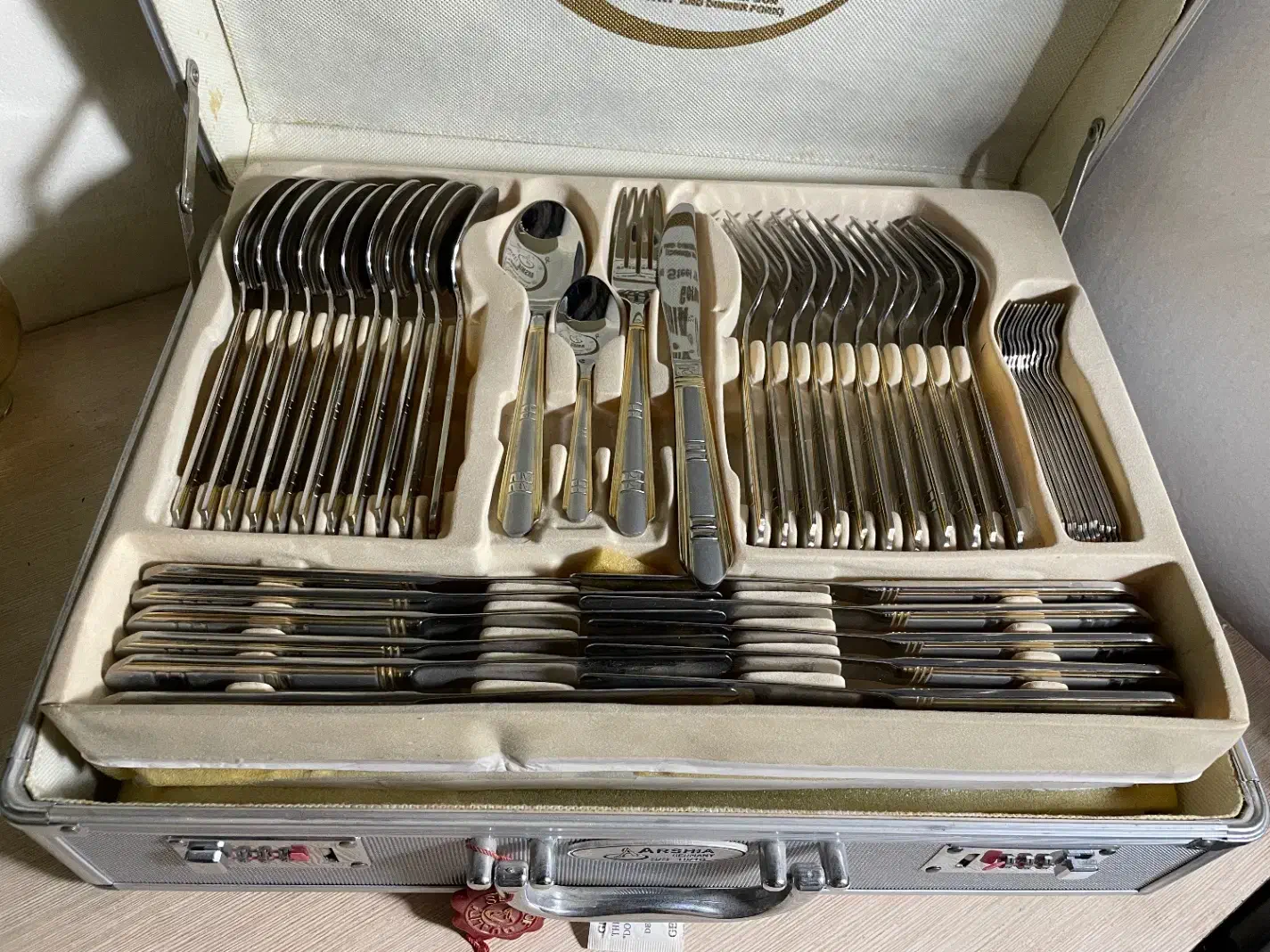 سرویس قاشق چنگال ۱۲۸ پارچه استیل سامسونتی|ظروف سرو و پذیرایی|اصفهان, برازنده|دیوار