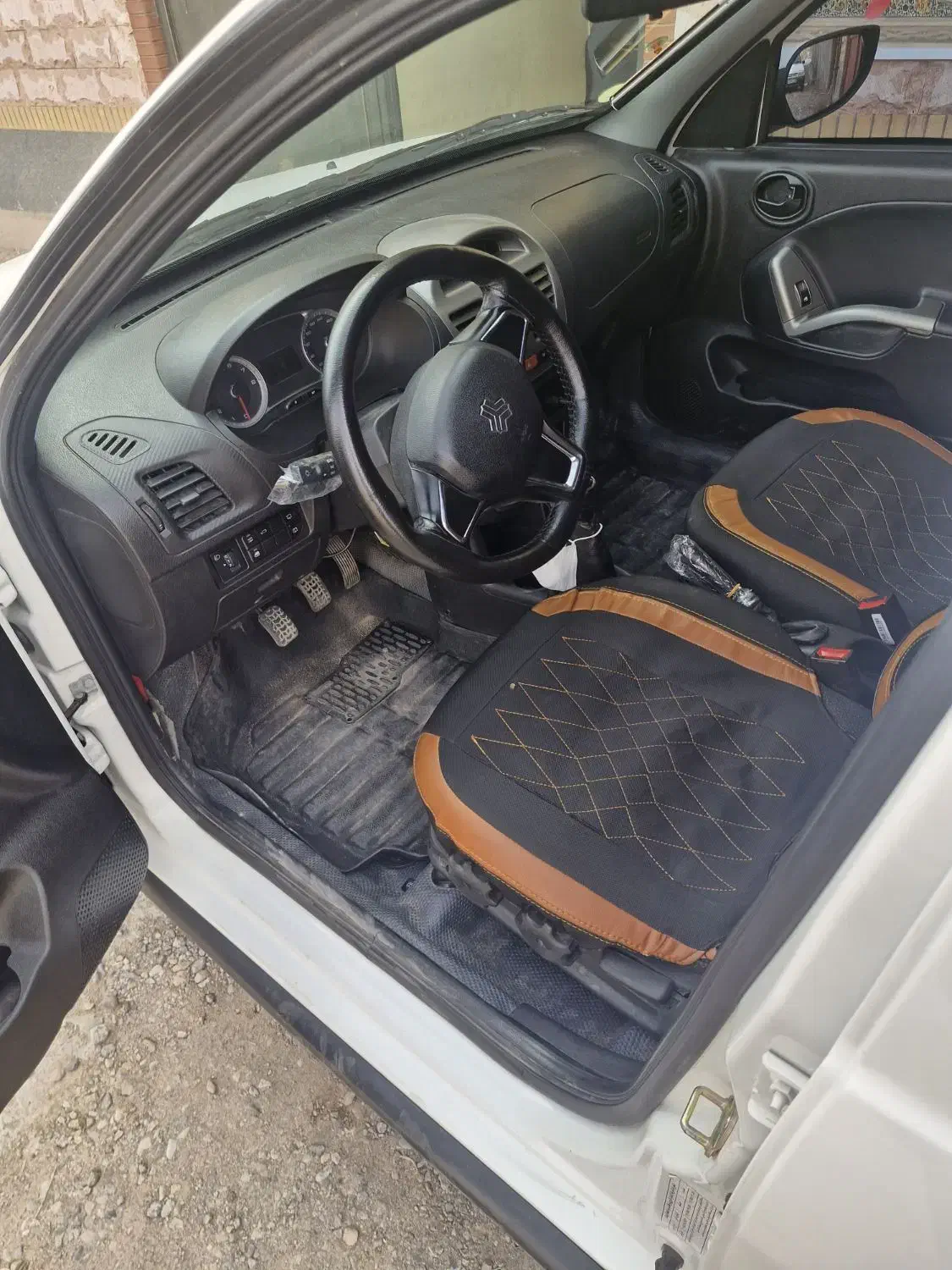 کوییک s ۱۴۰۲|خودرو سواری و وانت|سیرجان, |دیوار