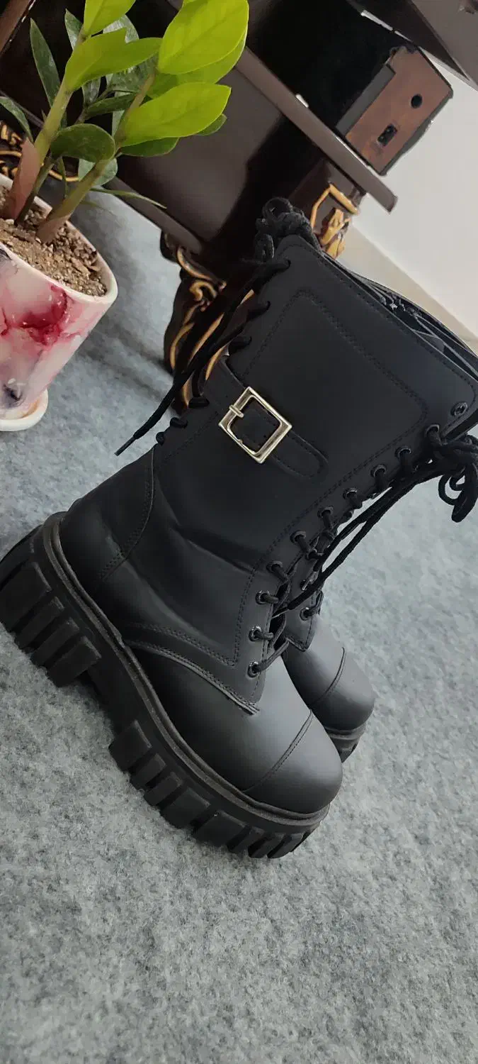 بوت ساق بلند|کیف، کفش، کمربند|قم, نیروگاه|دیوار